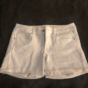 AE women’s size 8 stretch midi shorts